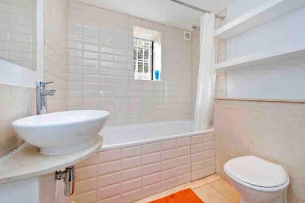 Beautiful 2 Bed/ 2 Bath Notting Hill Garden Flat Apartment Лондон Екстериор снимка