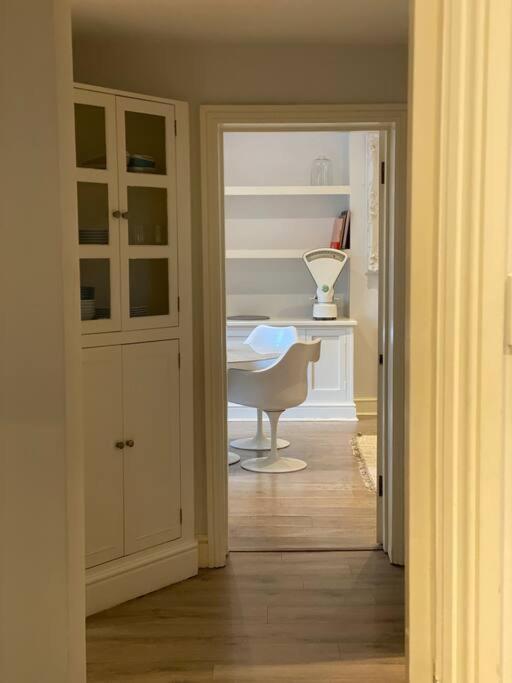 Beautiful 2 Bed/ 2 Bath Notting Hill Garden Flat Apartment Лондон Екстериор снимка